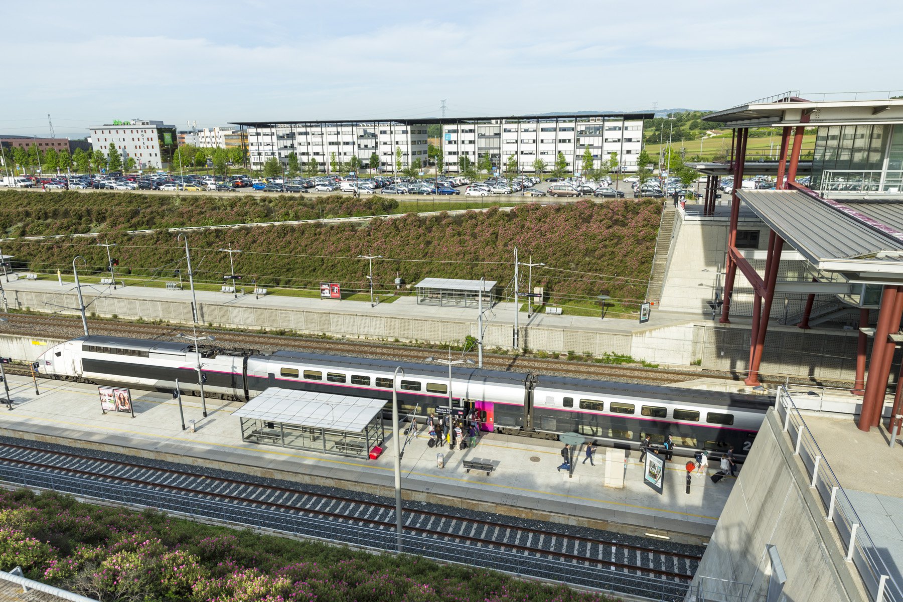 A 30 minutes au sud de Lyon, la gare de Valence TGV à Rovaltain
