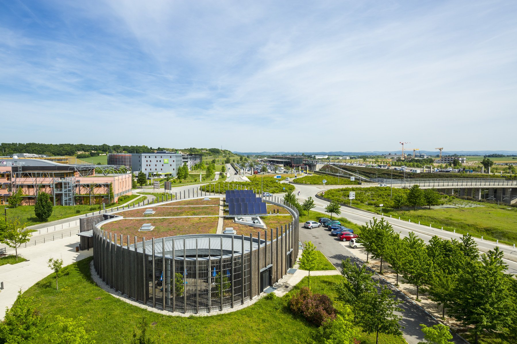 De nombreuses raisons d'implanter son entreprise dans un parc d'activités certifié ISO 14001 comme la qualité de l'environnement de travail.