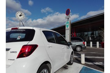 Station d'autopartage - véhicule en libre service (Parking P4 - Valence TGV)