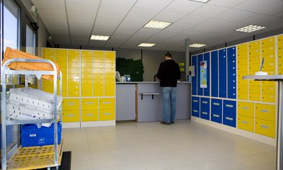 Le Carré Poste de Rovaltain propose des services postaux et bancaires aux entreprises du parc d'activités