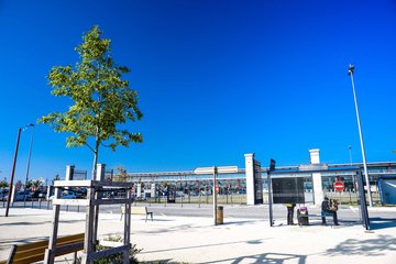 Transport - arrêt de bus Intercitea - "Gare Valence TGV"